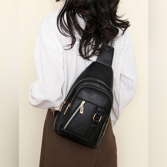 New Crossbody Bag Backpack - Picture 3 of 5